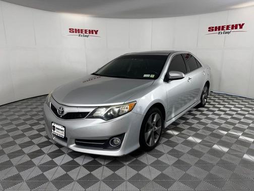 Classic Silver Metallic 2012 Toyota Camry SE