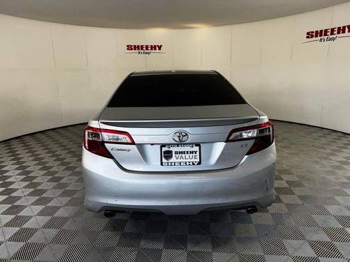 Classic Silver Metallic 2012 Toyota Camry SE