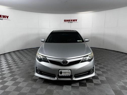 Classic Silver Metallic 2012 Toyota Camry SE