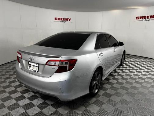 Classic Silver Metallic 2012 Toyota Camry SE