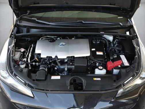 2022 Toyota Prius LE