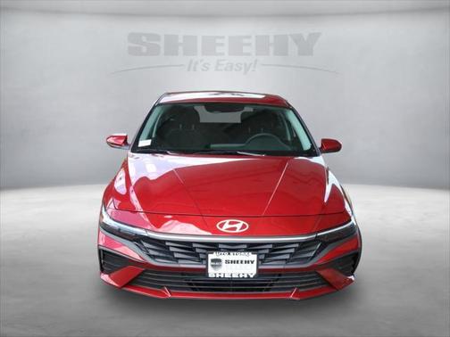2025 Hyundai ELANTRA SE