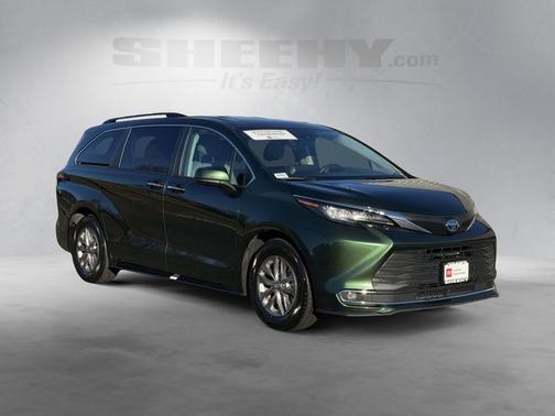 2023 Toyota Sienna XLE