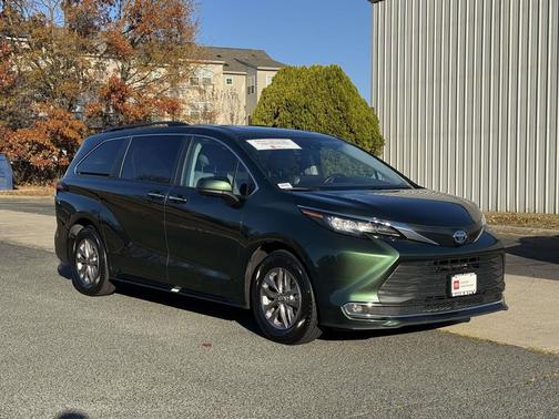 2023 Toyota Sienna XLE