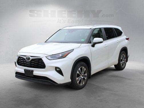 Wind Chill Pearl 2023 Toyota Highlander XLE