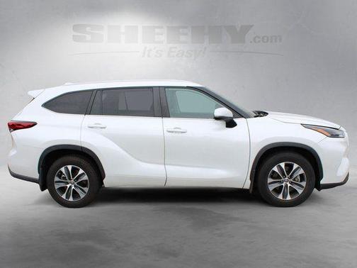 Wind Chill Pearl 2023 Toyota Highlander XLE