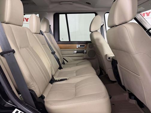 Mariana Black 2014 Land Rover LR4 Base