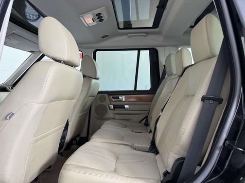 Mariana Black 2014 Land Rover LR4 Base