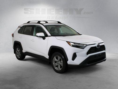 Ice Cap 2024 Toyota RAV4 XLE