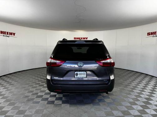 Predawn Gray Mica 2016 Toyota Sienna XLE
