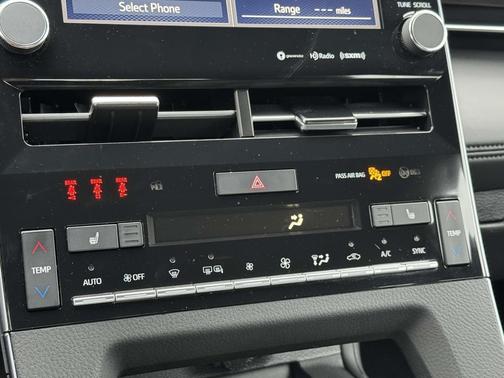 2022 Toyota Avalon XLE