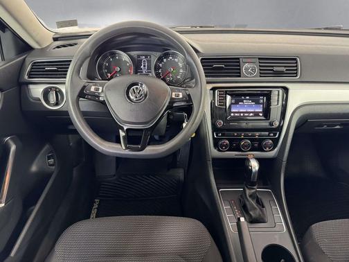 2017 Volkswagen Passat 1.8T S