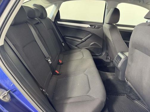 2017 Volkswagen Passat 1.8T S