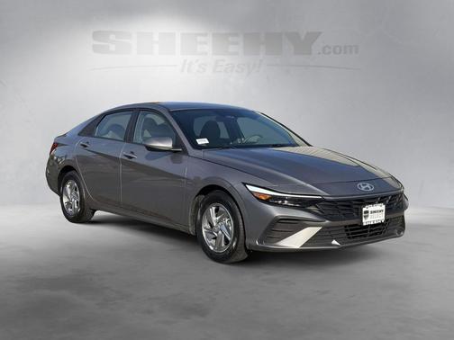 2024 Hyundai ELANTRA SE