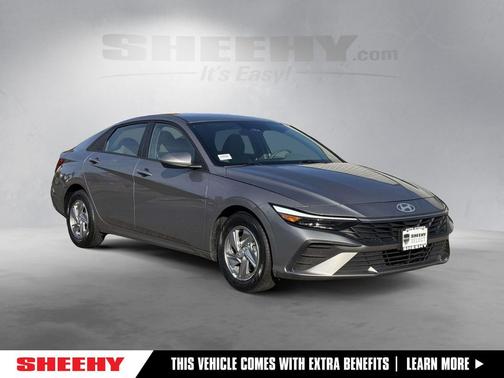 2024 Hyundai ELANTRA SE