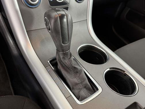 Ingot Silver Metallic 2013 Ford Edge SE