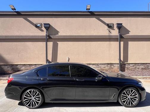 2019 BMW 750 I