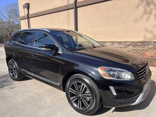 2017 Volvo XC60 T5 Dynamic