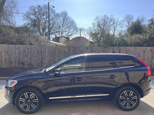 2017 Volvo XC60 T5 Dynamic