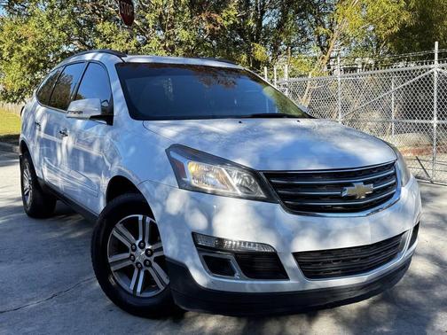 2017 Chevrolet Traverse 2LT
