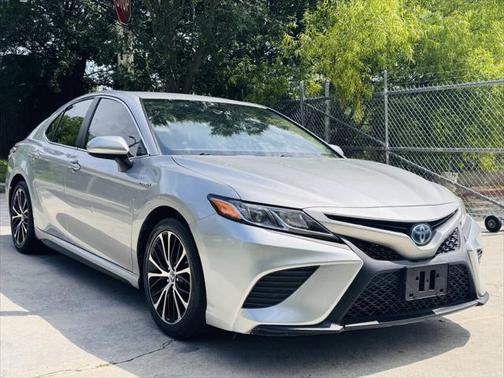 2019 Toyota Camry Hybrid SE