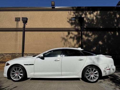 2017 Jaguar XJ XJ R-Sport