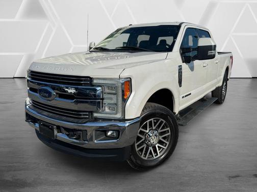 White Platinum Clearcoat Metallic 2017 Ford F-250 Lariat