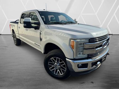 White Platinum Clearcoat Metallic 2017 Ford F-250 Lariat