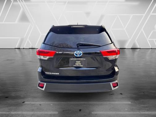 Midnight Black Metallic 2019 Toyota Highlander Hybrid Platinum