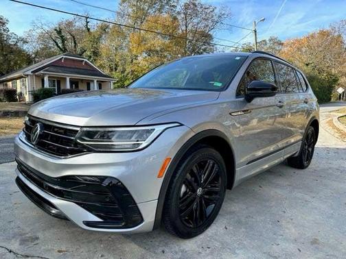 2022 Volkswagen Tiguan 2.0T SE R-Line Black