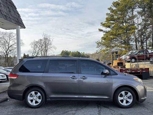 2012 Toyota Sienna LE