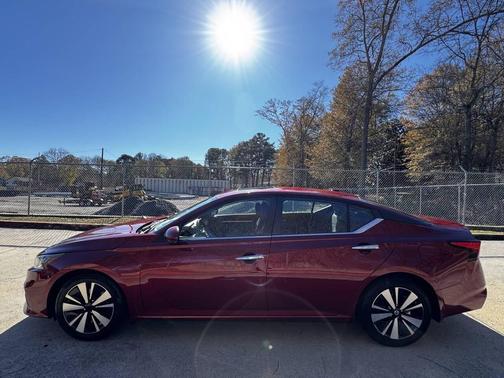 2022 Nissan Altima 2.5 SV