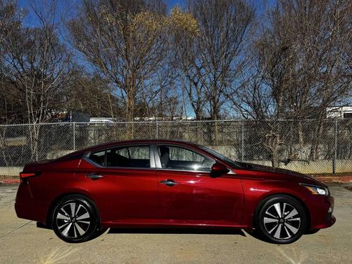 2022 Nissan Altima 2.5 SV