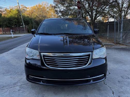 2013 Chrysler Town & Country Touring