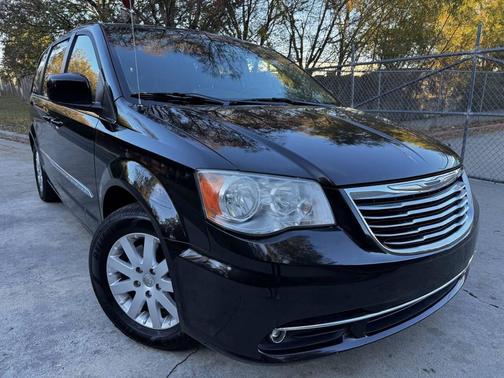 2013 Chrysler Town & Country Touring