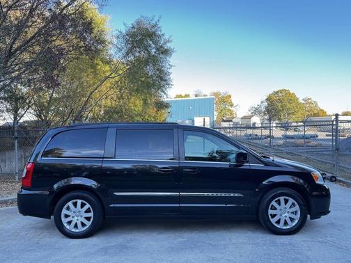 2013 Chrysler Town & Country Touring