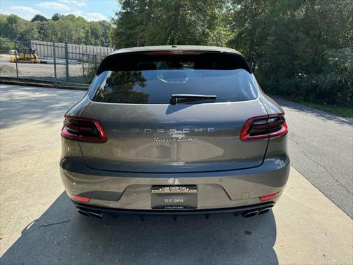 2016 Porsche Macan Turbo