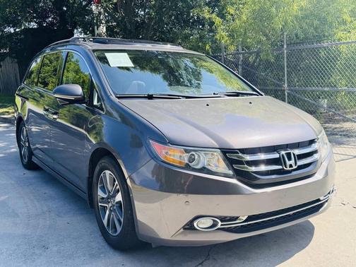 Modern Steel Metallic 2014 Honda Odyssey Touring