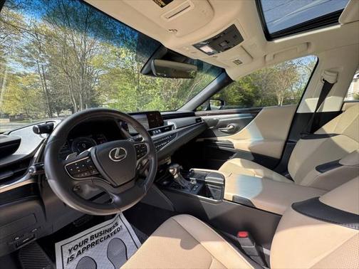 2020 Lexus ES 300h Base