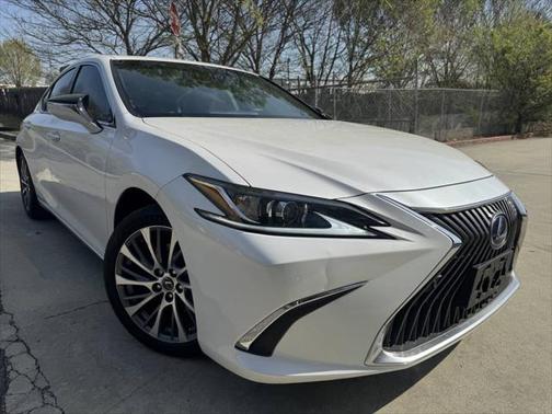 2020 Lexus ES 300h Base