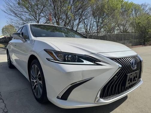 2020 Lexus ES 300h Base