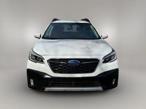 Crystal White Pearl 2021 Subaru Outback Limited