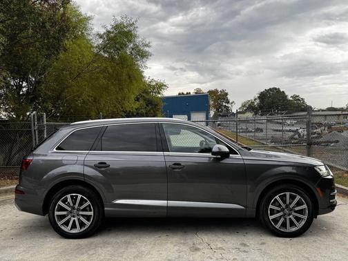 2019 Audi Q7 55 Premium Plus