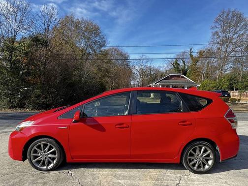 2015 Toyota Prius v Five