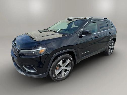 Diamond Black Crystal Pearlcoat 2019 Jeep Cherokee Limited