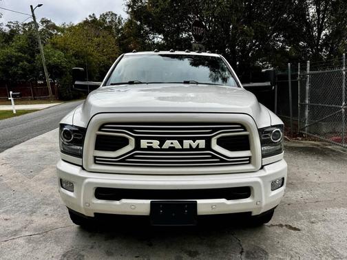 2018 RAM 2500 Laramie Crew Cab 4x4 6'4' Box