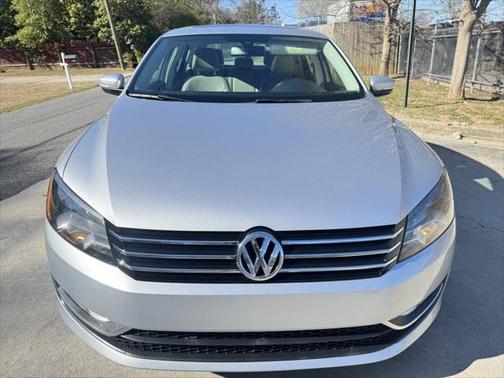 2014 Volkswagen Passat 1.8T Auto SEL Premium