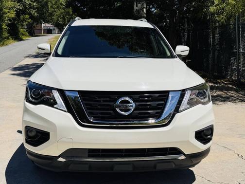 2018 Nissan Pathfinder SV