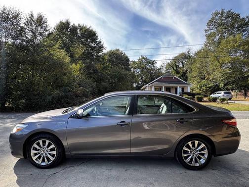 2016 Toyota Camry Hybrid XLE