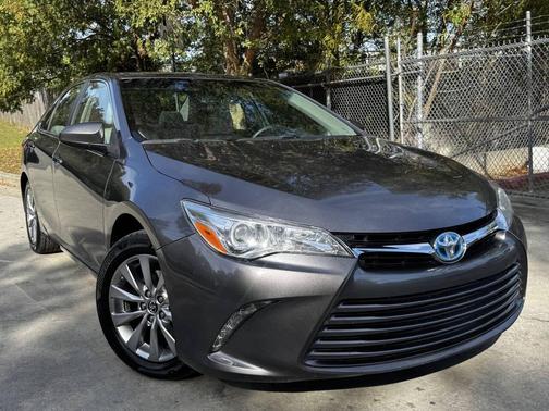 2016 Toyota Camry Hybrid XLE